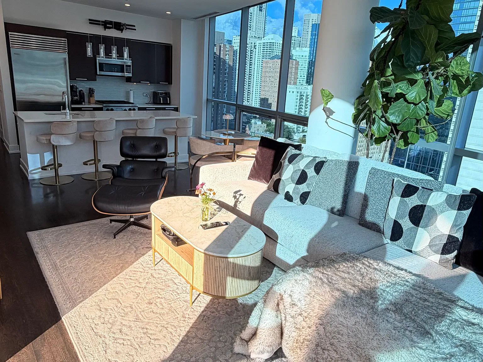 2 bed, 1400 sqft, $4,000 — Photo 3