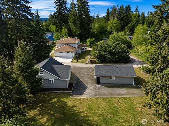 2nd image of 866 NW Karkainen Lane