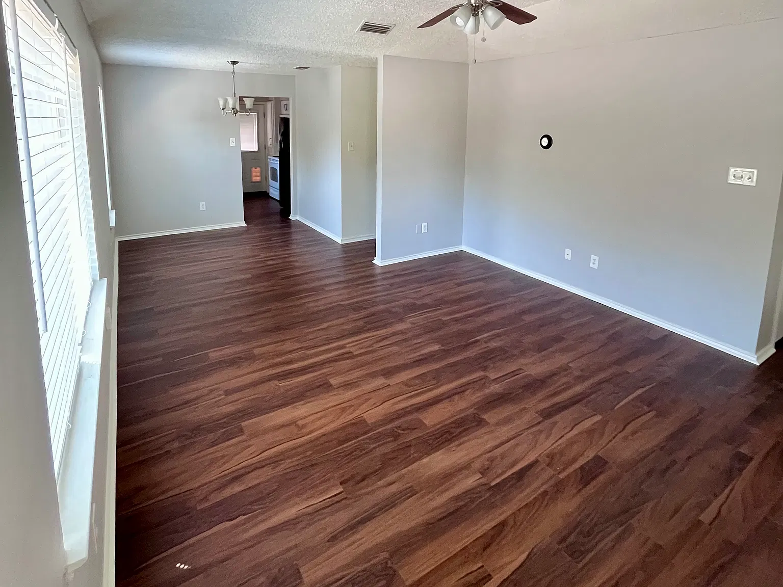 2 bed, 990 sqft, $1,725 — Photo 4