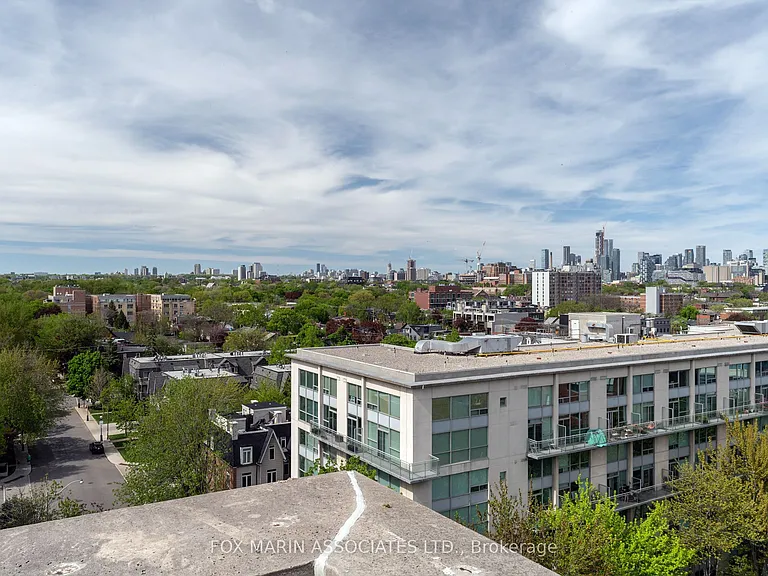 1005 King St W #207 — Photo 31