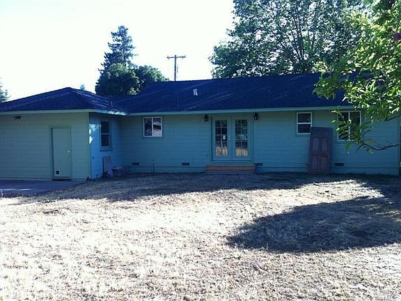 2nd image of 558 N Cloverdale Blvd