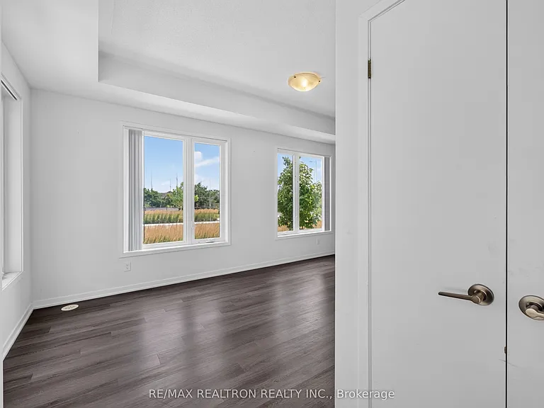 100 Honeycrisp Cres #343 — Photo 4