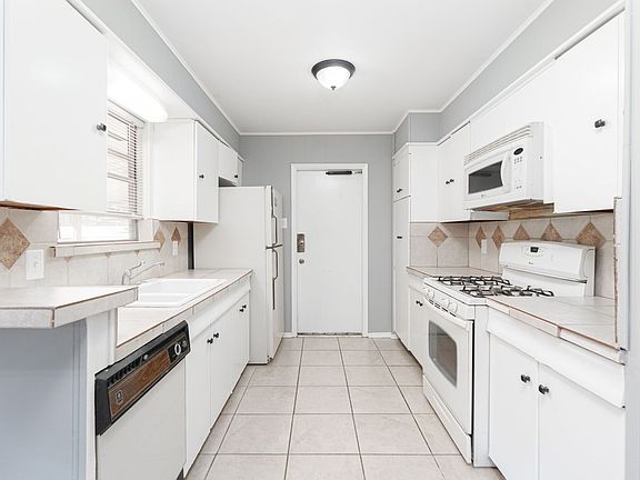 5th image of 5836 Sloan Dr