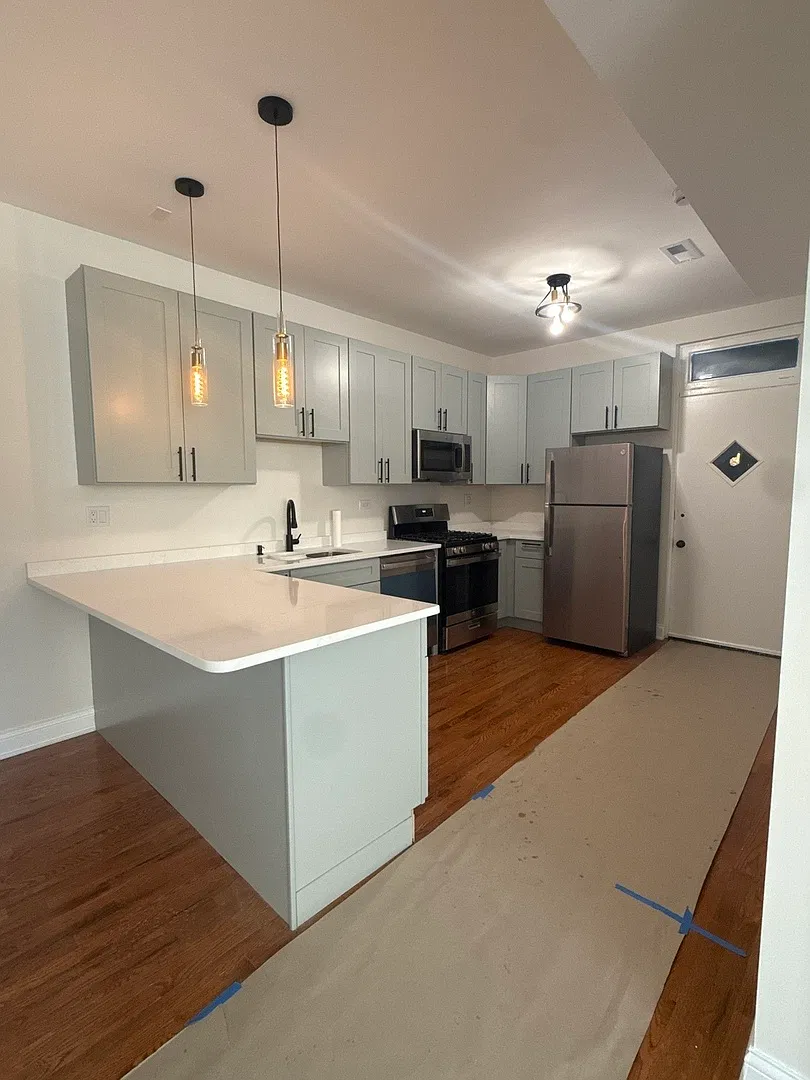 2 bed, 960 sqft, $2,500 — Photo 2