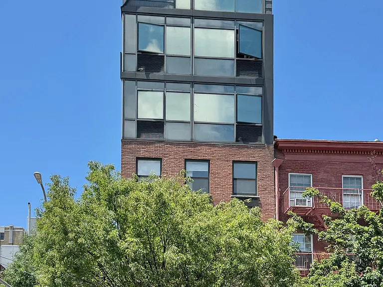 219 1st Ave #Penthouse 1 — Photo 4