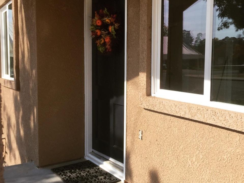 1st image of 1326 W Oak