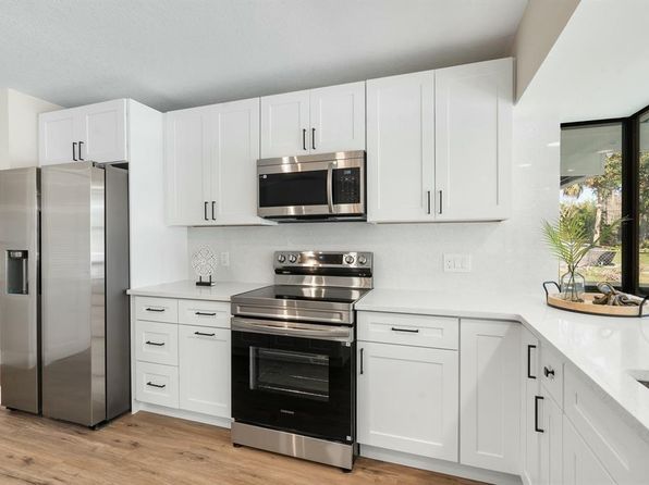 210 SE Crosspoint Dr