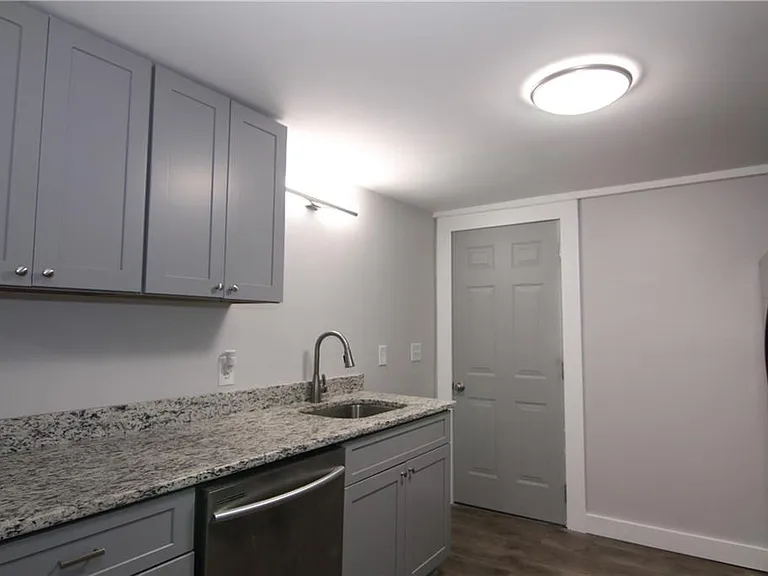 2187 Plantation Ln #B — Photo 7
