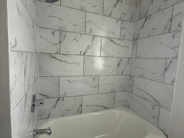 4956 W Drummond Pl #2E — Photo 7