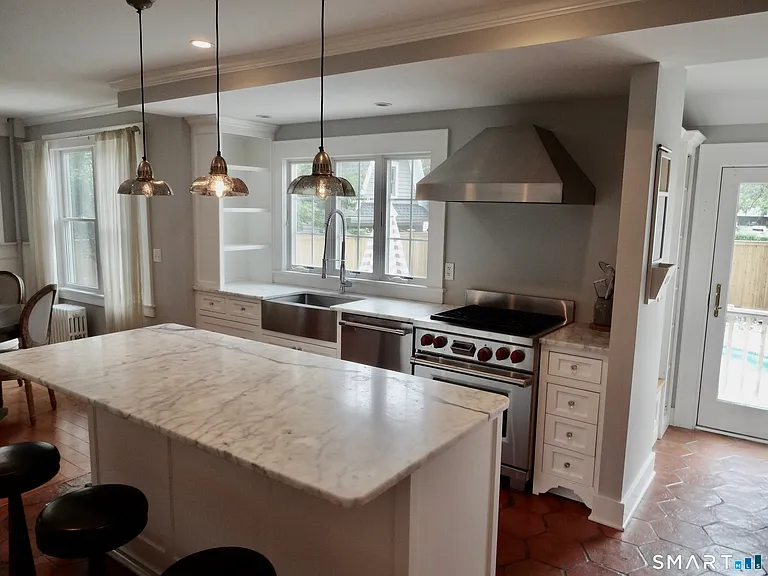 84 Sherman Ct — Photo 15