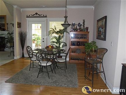 5th image of 913 Azure Hills Dr