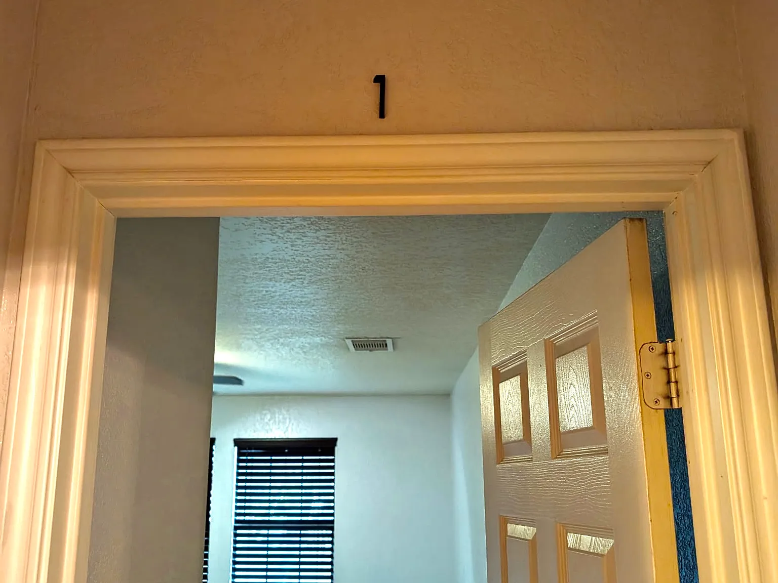 4 bed, 1733 sqft, $2,200 — Photo 3