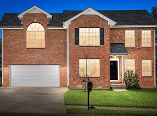 2802 Ridgepole Dr, Clarksville, TN 37040