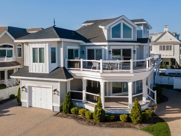 135 77th St, Avalon, NJ 08202