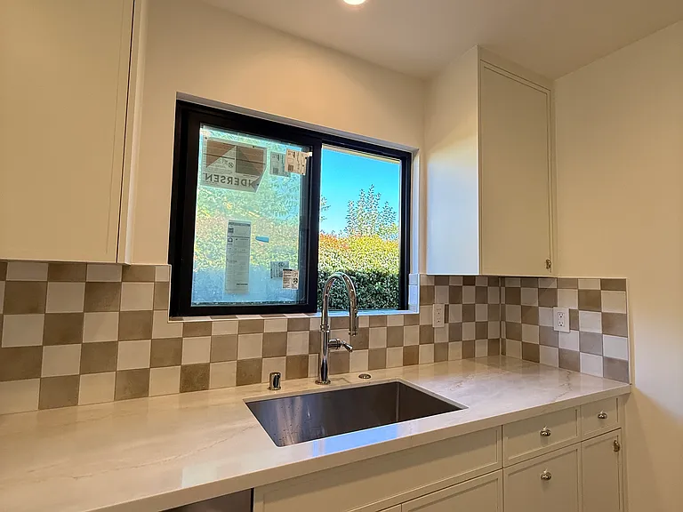 22783 Voss Ave #B — Photo 10