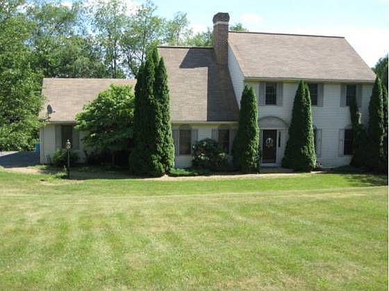 2nd image of 7 Kingswood Dr