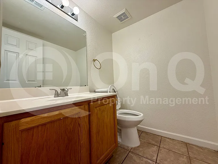 6321 E Roland St — Photo 22