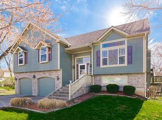 517 Cedar Ct, Leavenworth, KS 66048