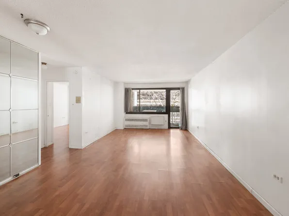 90 Gold Street 3E image 2 of 11