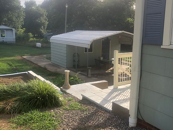 3rd image of 104 Kay Ln
