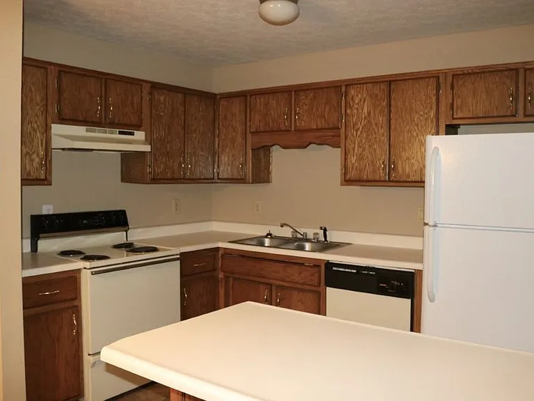 Amanda Place Apartments — Photo 13