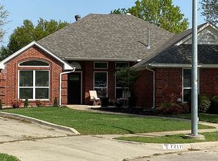 9101 Trail Wood Dr, North Richland Hills, TX 76182