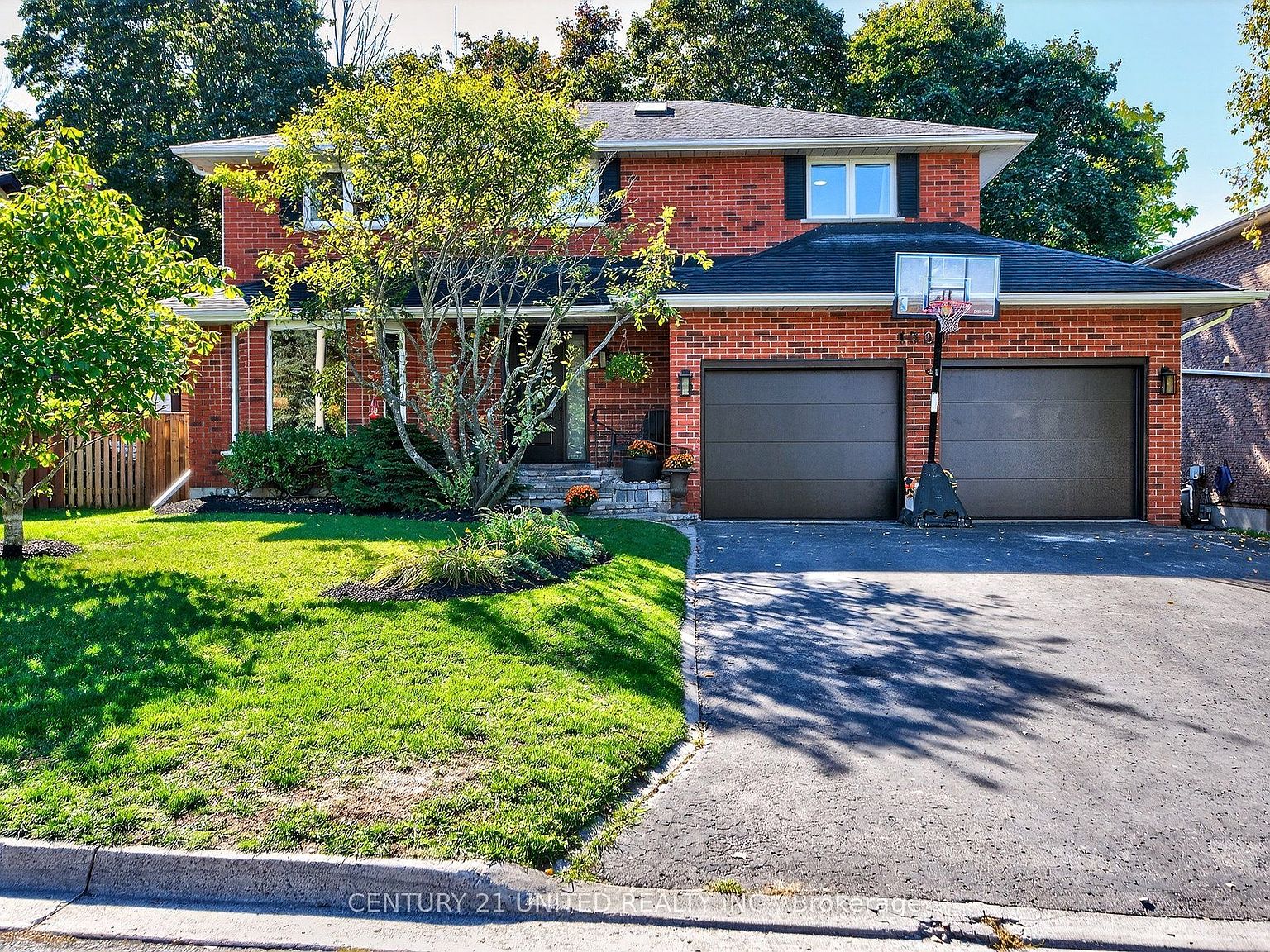1309 Scollard Dr