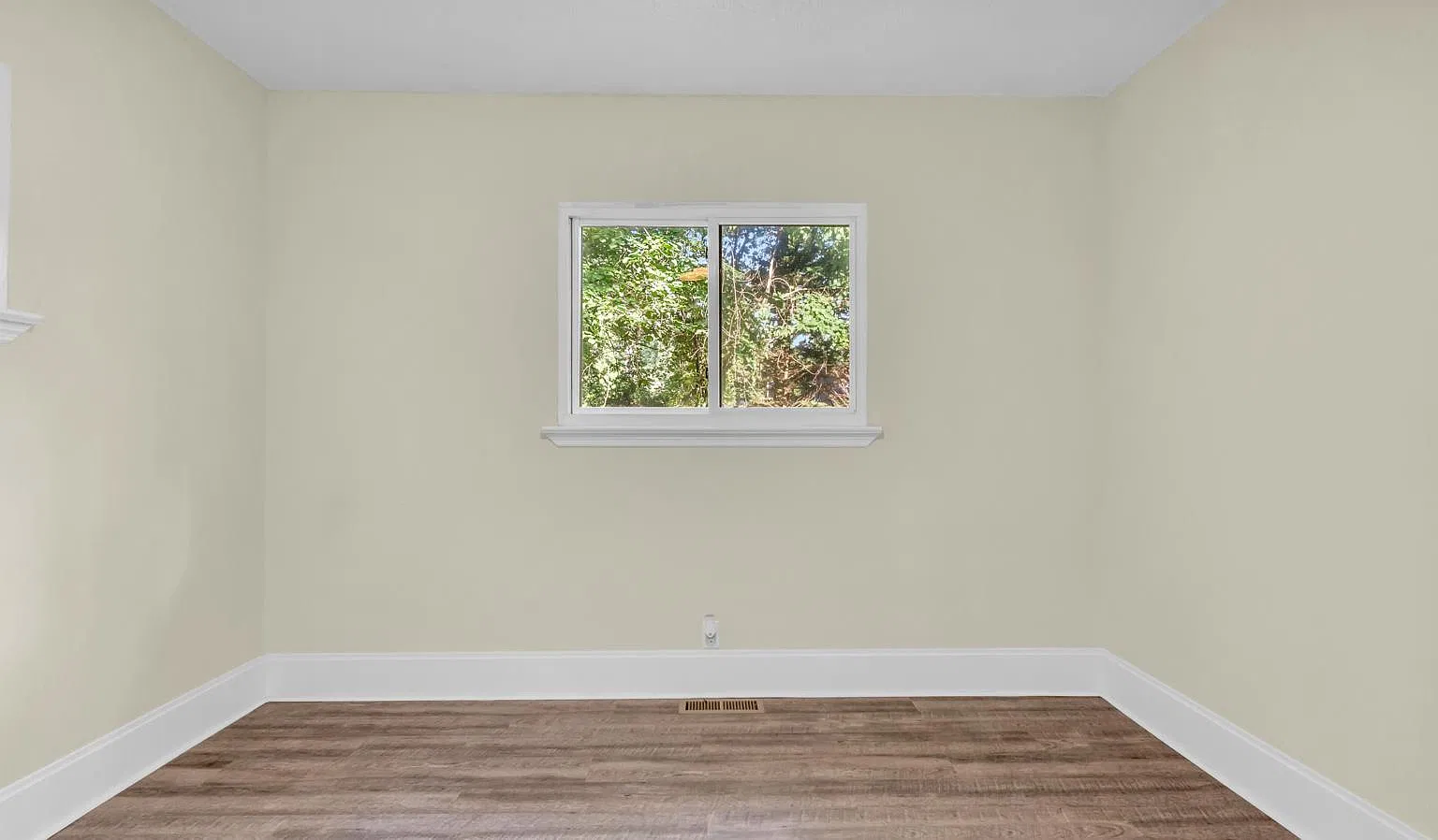 3 bed, 1150 sqft, $1,650 — Photo 2