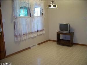 5th image of 519 Briarwood Cir