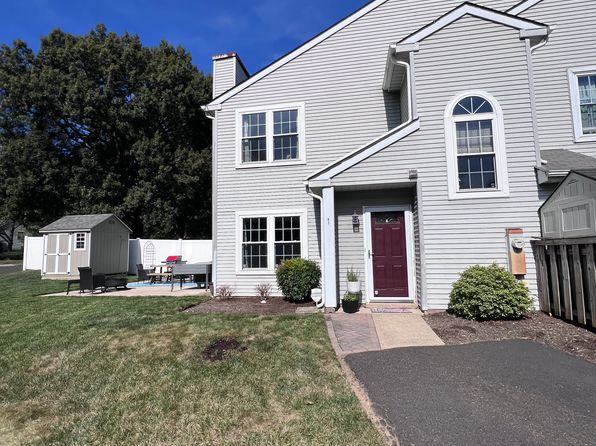 1 Bark Hollow Ln