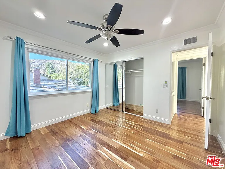 1615 Wellington Pl — Photo 23