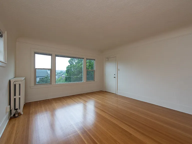 2726Franklin — Photo 3
