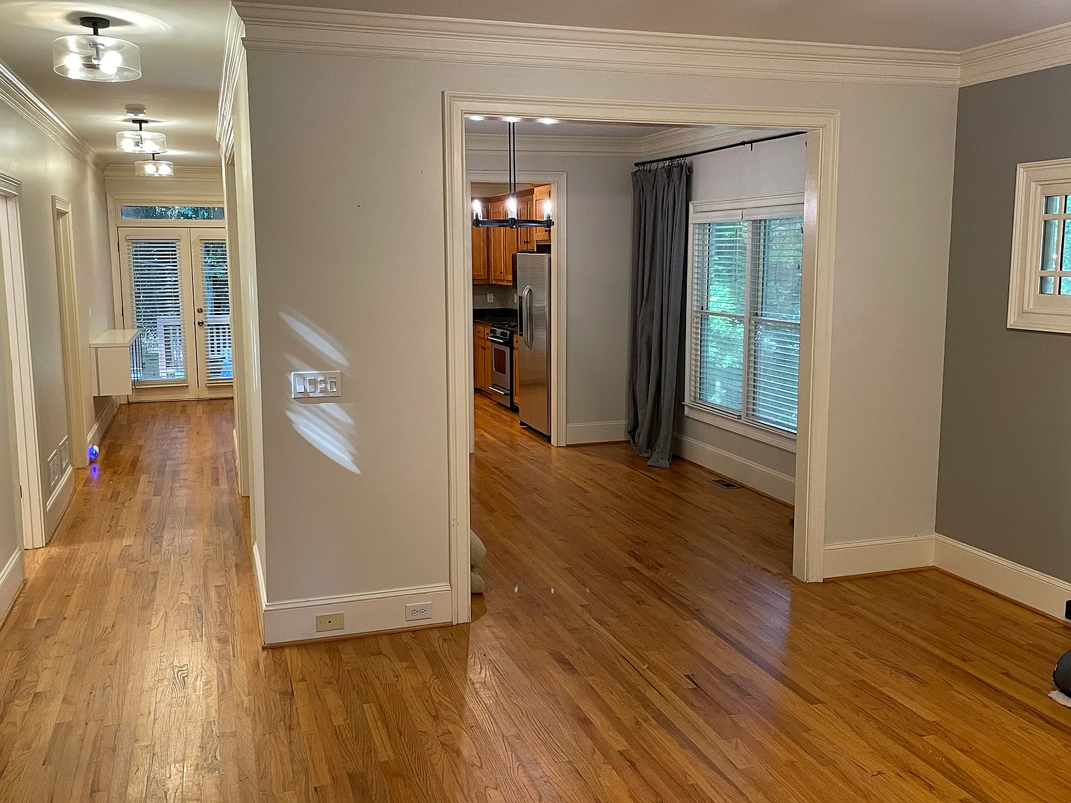 3 bed, 2020 sqft, $3,000 — Photo 2