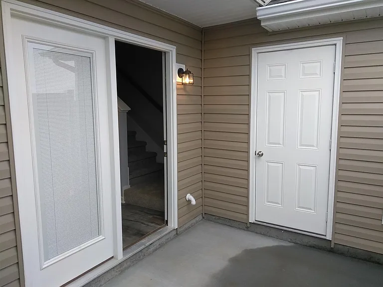 Back Porch - Fenced