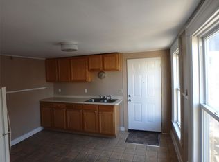 15 Pleasant St APT 6, Auburn, ME 04210