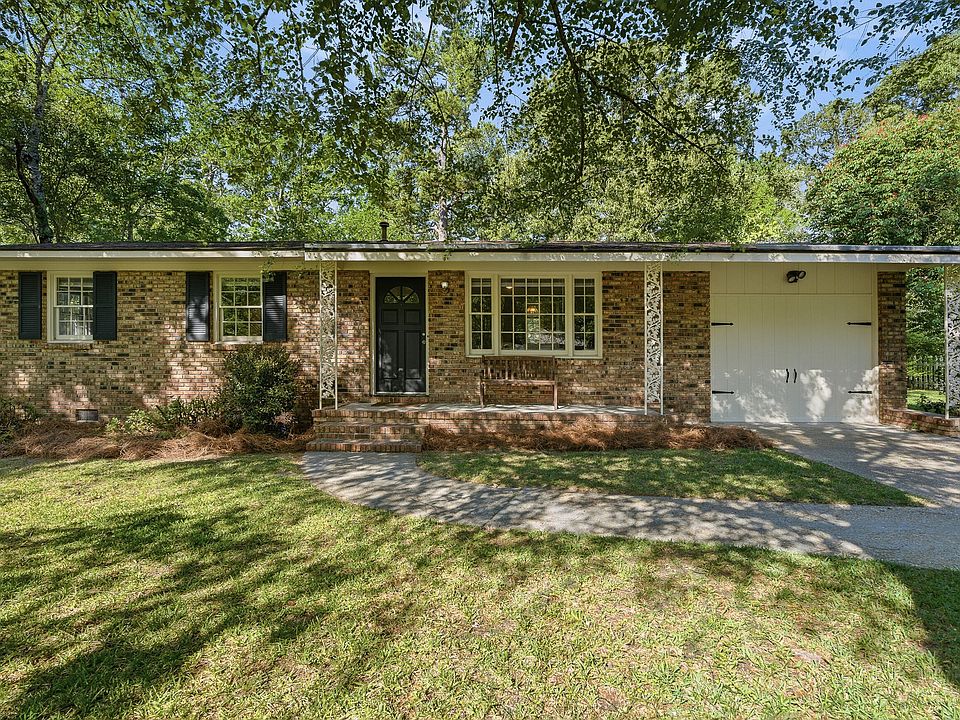 1st image of 411 Forest Cir