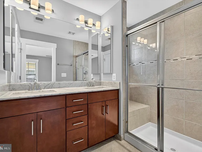22463 Verde Gate Ter — Photo 24