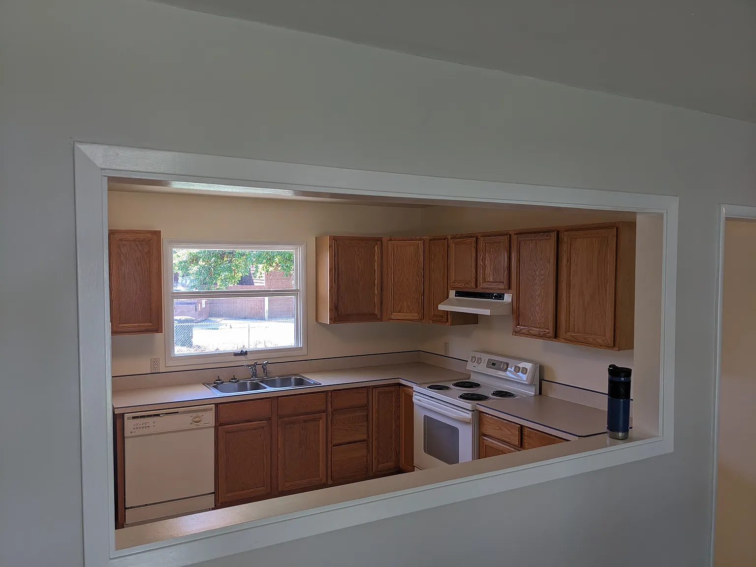 3 bed, 1092 sqft, $1,900 — Photo 4