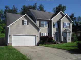 1225 Forest Dr, Hurricane, WV 25526