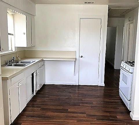 5th image of 128 Morris St