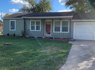 427 W Spring Dr, Haysville, KS 67060