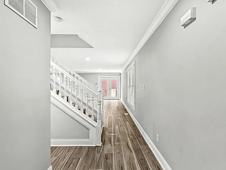 2046 Ruckle St — Photo 11