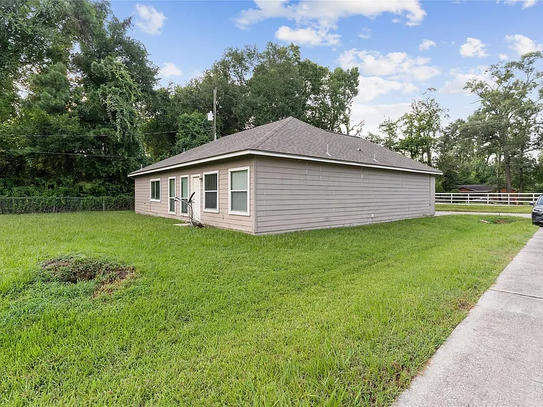 9104 N Green River Dr #A — Photo 45