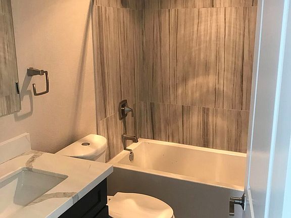5th image of 407 Bird Rock Ave APT 3F
