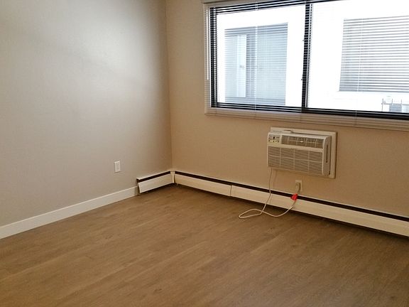 5th image of 2019 N Farwell Ave #315