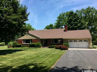 13 Groveland Rd, Geneseo, NY 14454