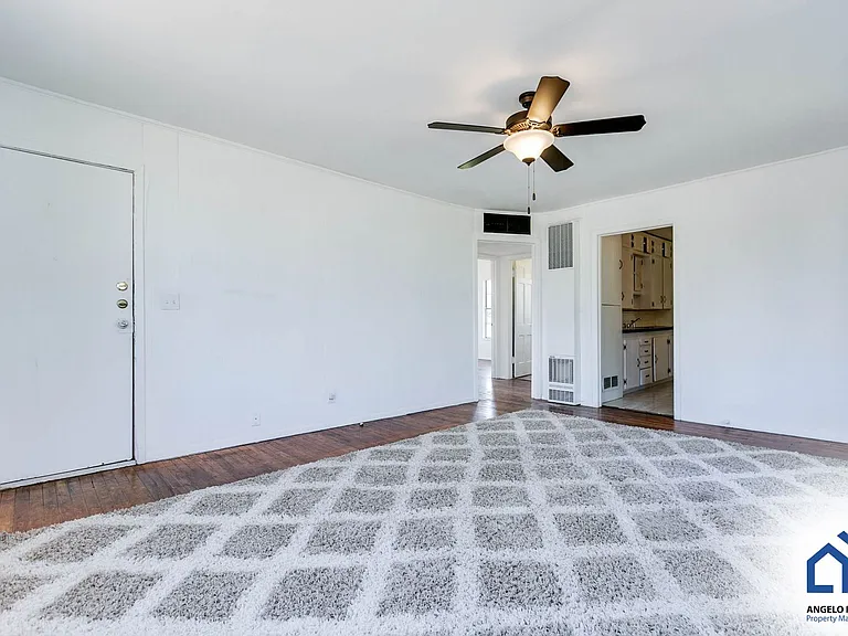 107 Belaire Ave — Photo 5
