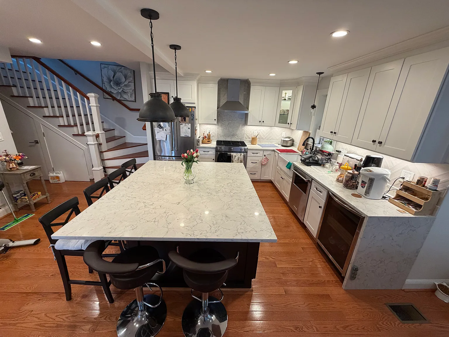 3 bed, 1304 sqft, $3,600 — Photo 2