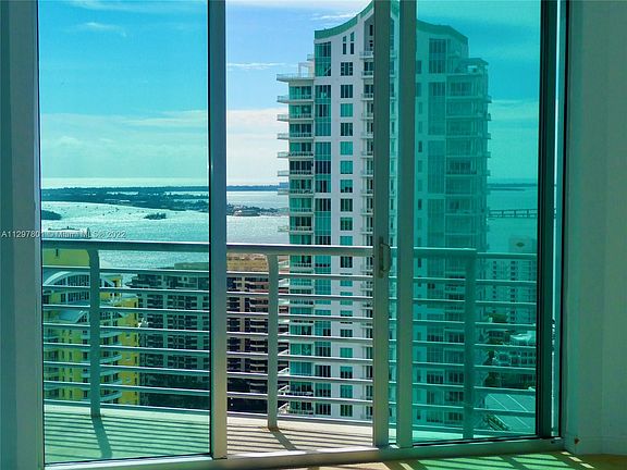 5th image of 325 Biscayne Blvd #3917