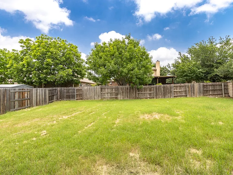 18601 Derby Hill Ln — Photo 42